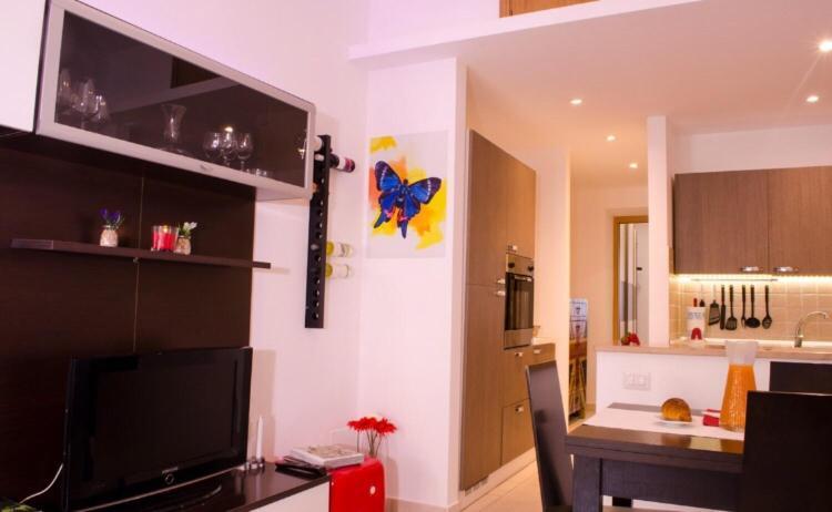 Butterfly Casa Vacanze 수트리 외부 사진